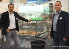 Alex Dobbe and Frank Warnaar with Total Systems' Top Loader.